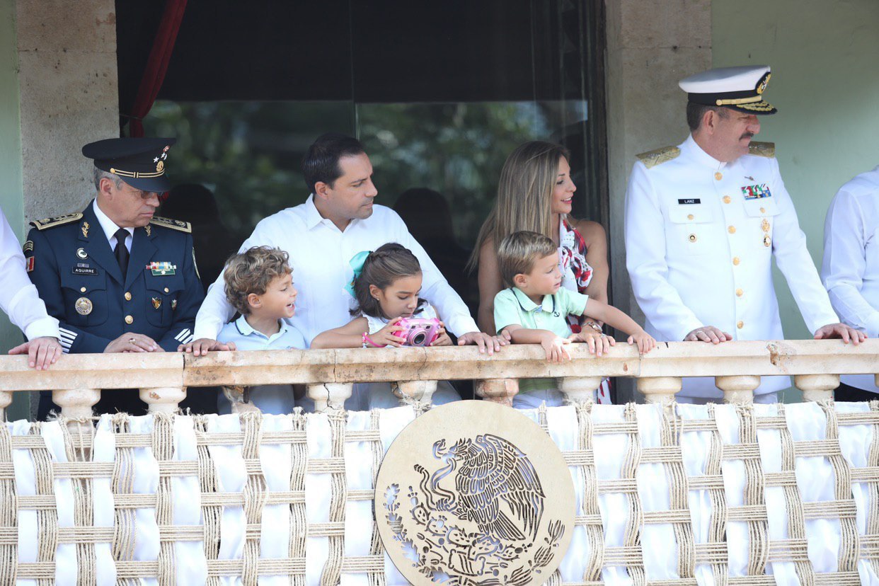 En familia Vila Dosal celebra el Patriotismo y alta participación cívica en el Desfile del 16 de septiembre
