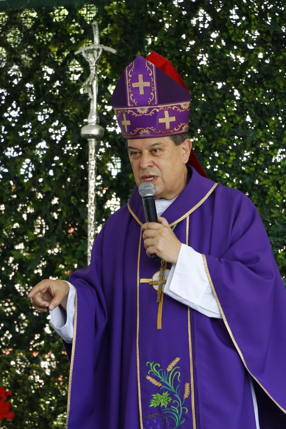 Mons. Gustavo Rodríguez Vega da positivo a Covid-19