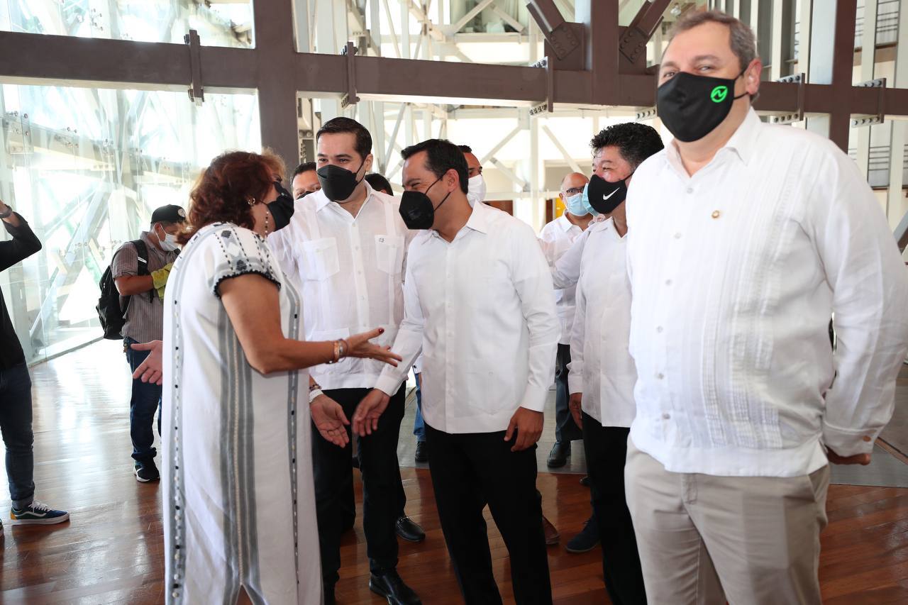 El Gobernador Mauricio Vila Dosal convoca a los yucatecos a mantenerse unidos y con la mirada hacia adelante en las metas que Yucatán está alcanzando