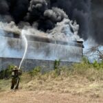 Atiende SSP incendio en bodega aparentemente abandonada de Umán
