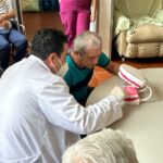 Refuerzan cuidado bucal de personas mayores en casas hogar y asilos