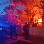 Las llamas la despiertan para poner a salvo a su familia