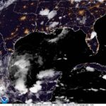 Amanecer tropical: Humedad al 100%